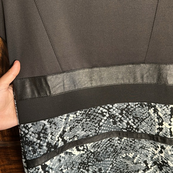 Coco&Tashi Dress - Picture 4 of 4